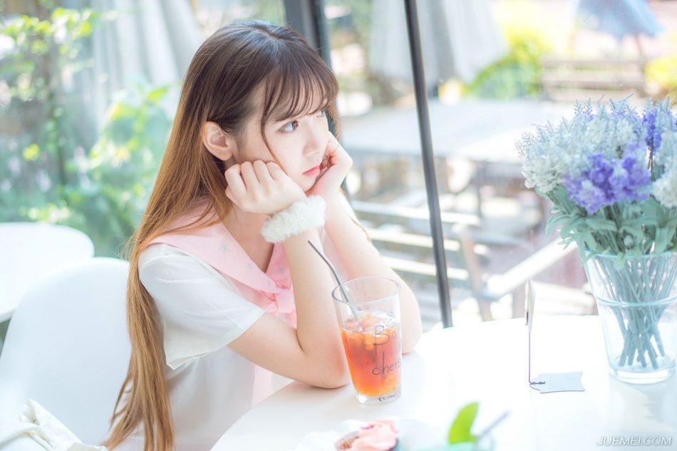 “此人与我等并非一条心，留之无用，甚至日后还会坏事。”法正摇了摇头，淡漠道。